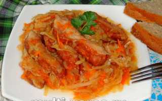 Тушеная капуста копчеными ребрышками мультиварке. Капуста, тушеная с копчеными ребрышками. Рецепт с фото