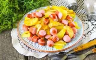 Как потушить картошку с сосисками в кастрюле